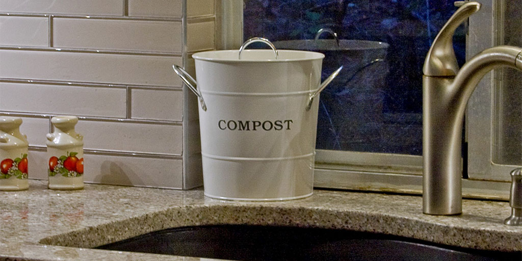 Compost bucket