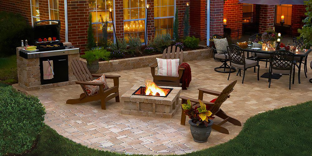 Backyard fire pit