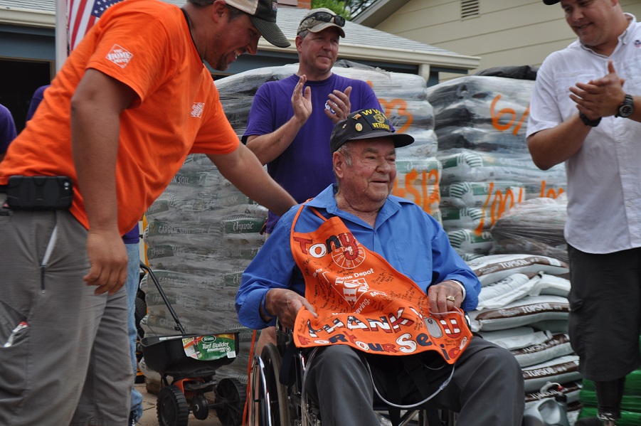 WWII veteran receives custom Home Depot apron