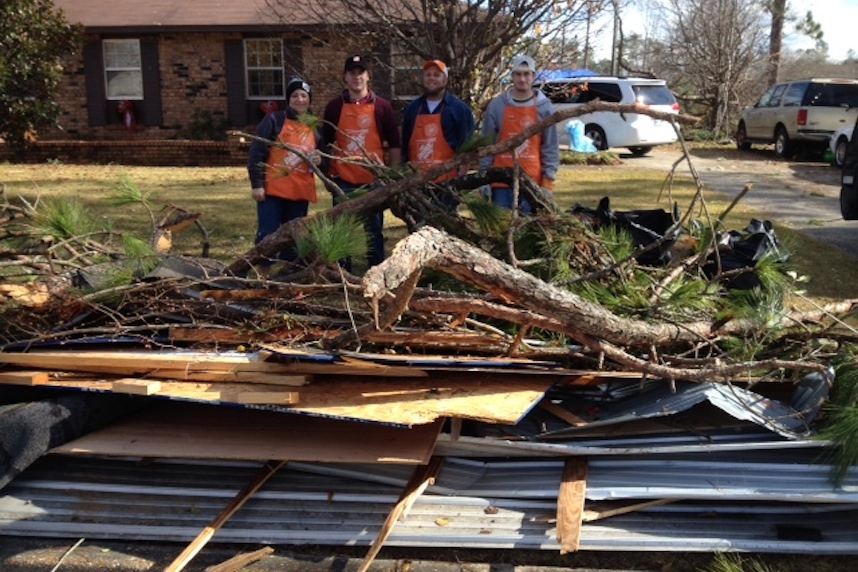 Newsroom Image_HELPING A COMMUNITY REBUILD ON CHRISTMAS EVE_December 29